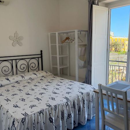 Ponza Inn- Casa Giovanna Екстер'єр фото