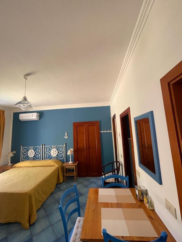 Ponza Inn- Casa Giovanna Екстер'єр фото