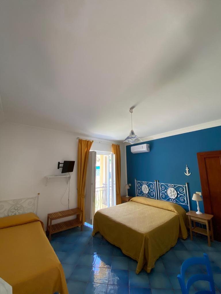Ponza Inn- Casa Giovanna Екстер'єр фото